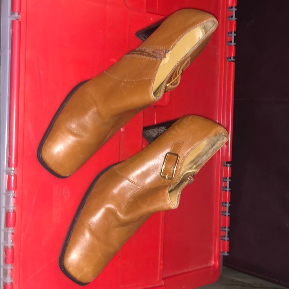 Chestnut color shoes with heels